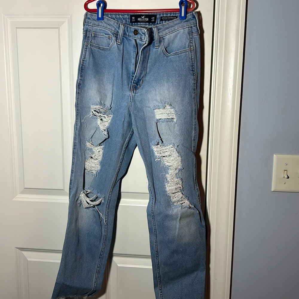 Hollister Ultra-Rise Mom Jeans